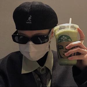 极品美女自慰小穴
